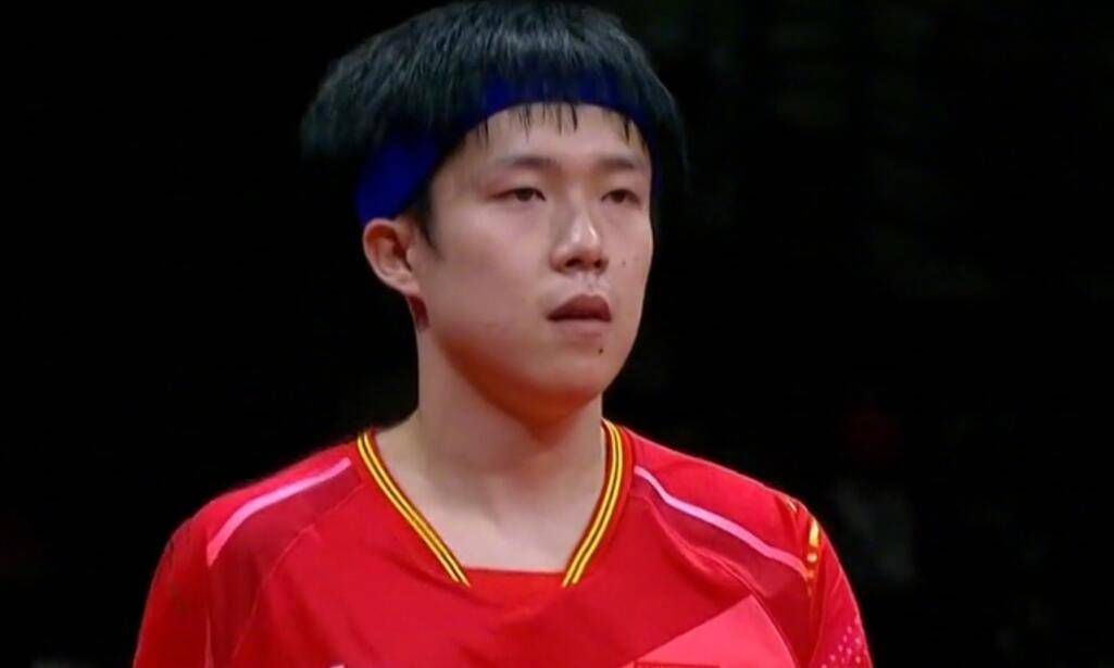 美女吃男生大jb的视频